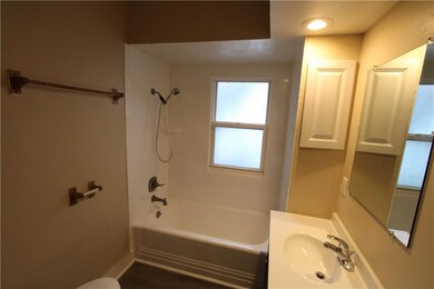 126 S 11th Ave, Beech Grove, IN 46107 - photo 6