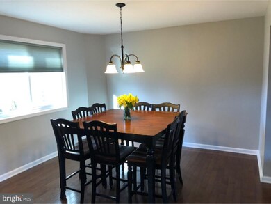 1260 Acorn Cir, Macungie, PA 18062 - photo 6