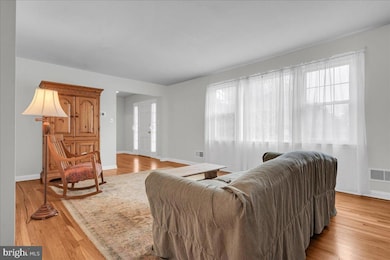 2303 Magnolia Dr, Wilmington, DE 19810 - photo 5