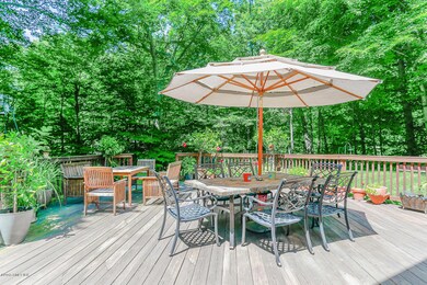 90 Woodbrook Dr, Stamford, CT 06907 - photo 2