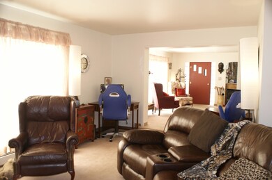 515 E 8th (3)