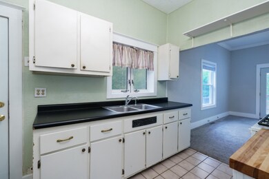 LC-Hoover_St_3203_Kalamazoo_49008-7