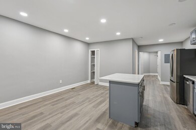 405 34th St SE unit 2, Washington, DC 20019 - photo 4