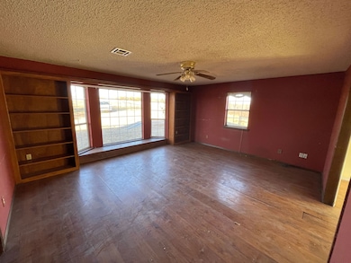 4031 Oklahoma 19, Stratford, OK 74872 - photo 5