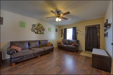 729 Desert Sage Dr, Horizon City, TX 79928 - photo 6