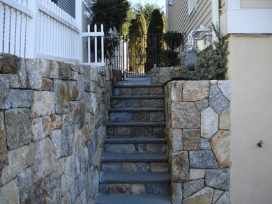 17 Windy Knolls unit LEFT SIDE A, Greenwich, CT 06831 - photo 2