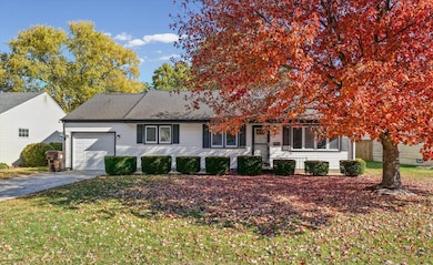 524 Gray Dr, Gibson City, IL 60936 - photo 2