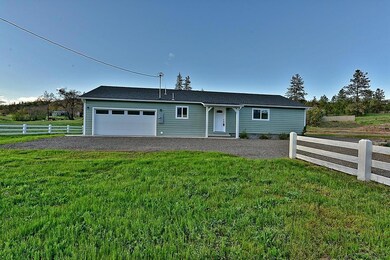 10098 Blackwell Rd, Central Point, OR 97502 - photo 2