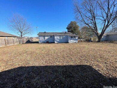 503 N Pecan St, Beebe, AR 72012 - photo 2