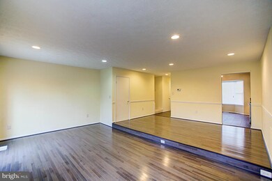 12057 Winding Creek Way, Germantown, MD 20874 - photo 7