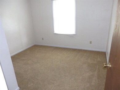 128 Windsor Ct, Jacksonville, NC 28546 - photo 5