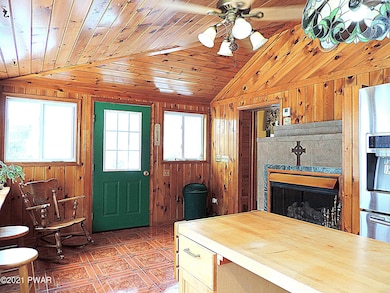 357 Ridge St, Honesdale, PA 18431 - photo 6