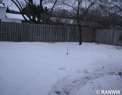 3339 Locust Ln, Eau Claire, WI 54703 - photo 2