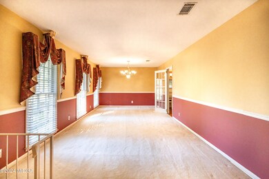 6427ShawnDr_LivingRoom_13