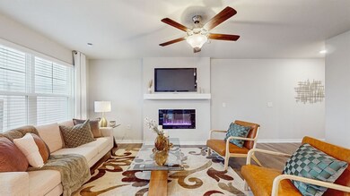 9436 Lovegrass Dr SW, Cedar Rapids, IA 52404 - photo 2