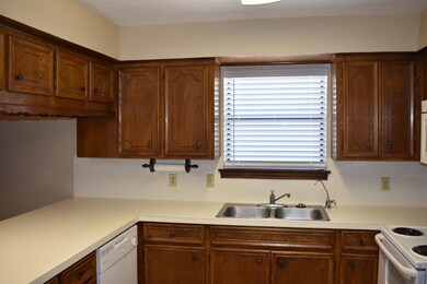 Lovely Kitchen with a Good Floorplan, Lots of Area