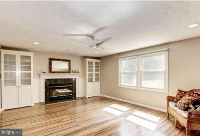 20341 Watkins Meadow Dr, Germantown, MD 20876 - photo 5