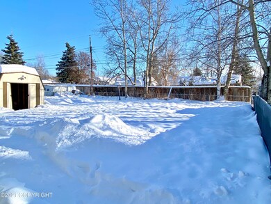 Fenced Back yard w/deck & shed