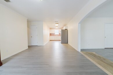 1401 Barcelona Dr, Corpus Christi, TX 78416 - photo 4