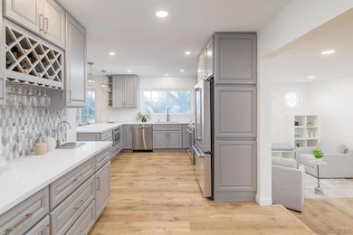 1674 Evergreen St, San Diego, CA 92106 - photo 4