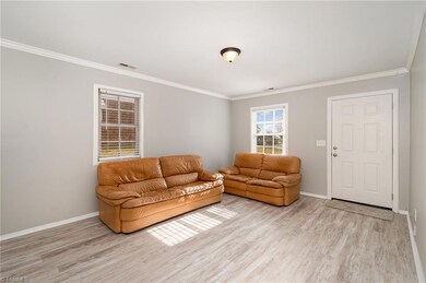 512 Doak St, Greensboro, NC 27406 - photo 5