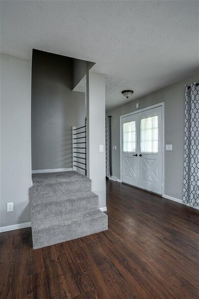 820 W 58th St, Davenport, IA 52806 - photo 2