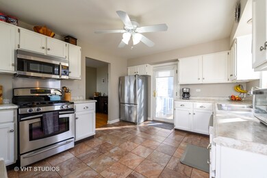 1422 E Lowden Ave, Wheaton, IL 60189 - photo 2