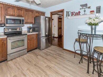 1977 Mapleleaf Dr, Collinsville, IL 62234 - photo 7