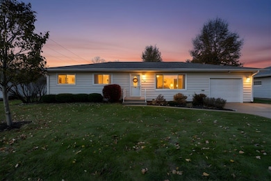 216 Hoover St, Sun Prairie, WI 53590 - photo 6