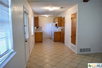 911 Hackberry St, Copperas Cove, TX 76522 - photo 4