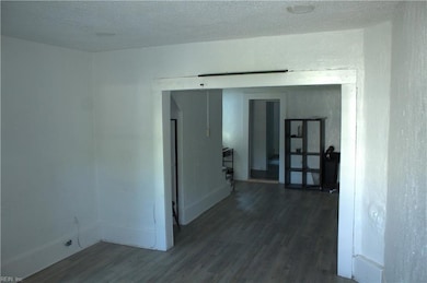 1604 Wilson Rd, Norfolk, VA 23523 - photo 3