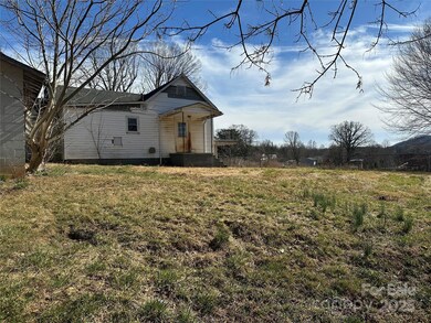 47 Main St, Marion, NC 28752 - photo 5