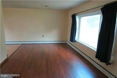 6326 Barnett Ave, Sykesville, MD 21784 - photo 2