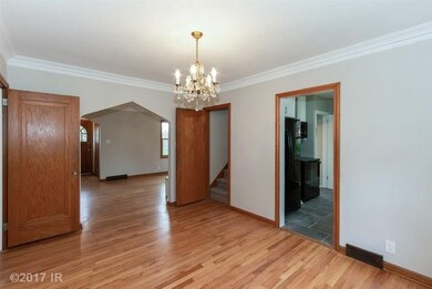 1602 37th St, Des Moines, IA 50310 - photo 5