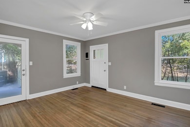 2728 Holt Dr, Columbia, SC 29205 - photo 4