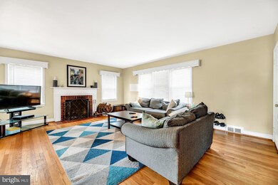 8129 Glen Gary Rd, Towson, MD 21286 - photo 5