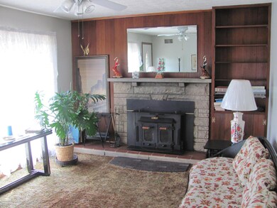 6609 E Manslick Rd, Louisville, KY 40228 - photo 3