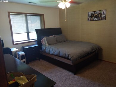 Bedroom, Primary