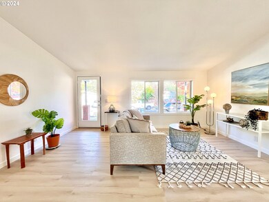Living Room/Entrance