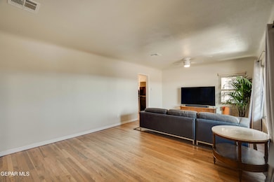 3324 N Stanton-19