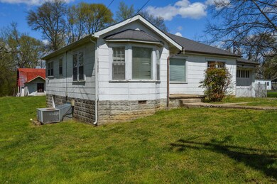 120 Pickle St, Shelbyville, TN 37160 - photo 4