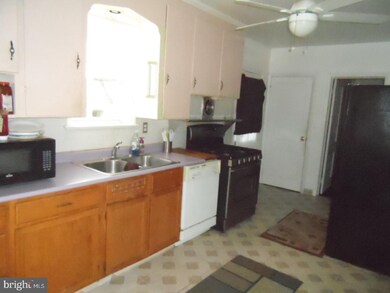 32 Maple Ave, Trenton, NJ 08618 - photo 7