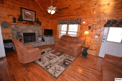 1616 Little Cabin Loop, Sevierville, TN 37862 - photo 3