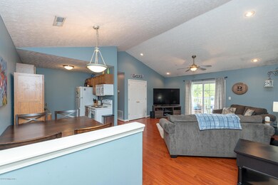 173 Central Blvd unit 23, Mount Washington, KY 40047 - photo 3