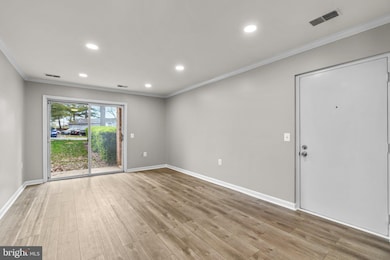 18302 Streamside Dr unit 104, Gaithersburg, MD 20879 - photo 6