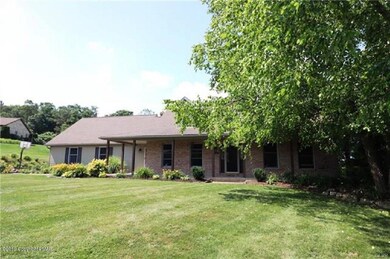 4750 Kovalchik Dr, Coplay, PA 18037 - photo 2