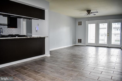 1300 Waters Edge Dr unit 1300, Newark, DE 19702 - photo 4