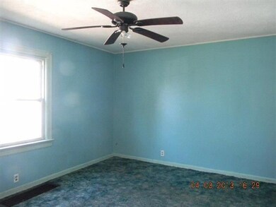 2316 S Ebright St, Muncie, IN 47302 - photo 3