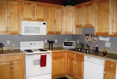 5227 Garden View Ln unit 147, Macungie, PA 18062 - photo 7