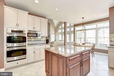 12720 Pond Crest Ln, Herndon, VA 20171 - photo 3